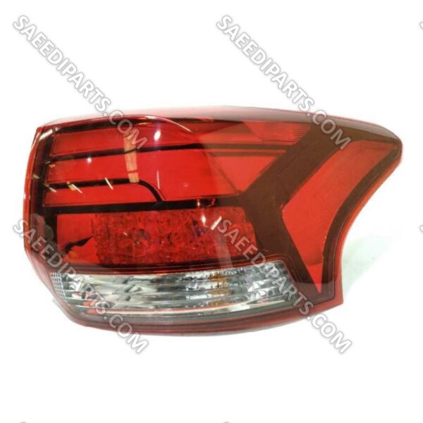 چراغ خطر عقب گلگیر راست میتسوبیشی اوتلندر PHEV با شماره فنی 8330B174